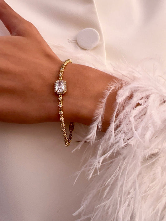 DIAMOND CUBE ARMBAND