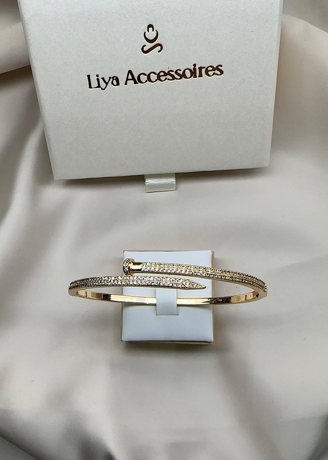 Shiny Nagel Armreif Zirkonia