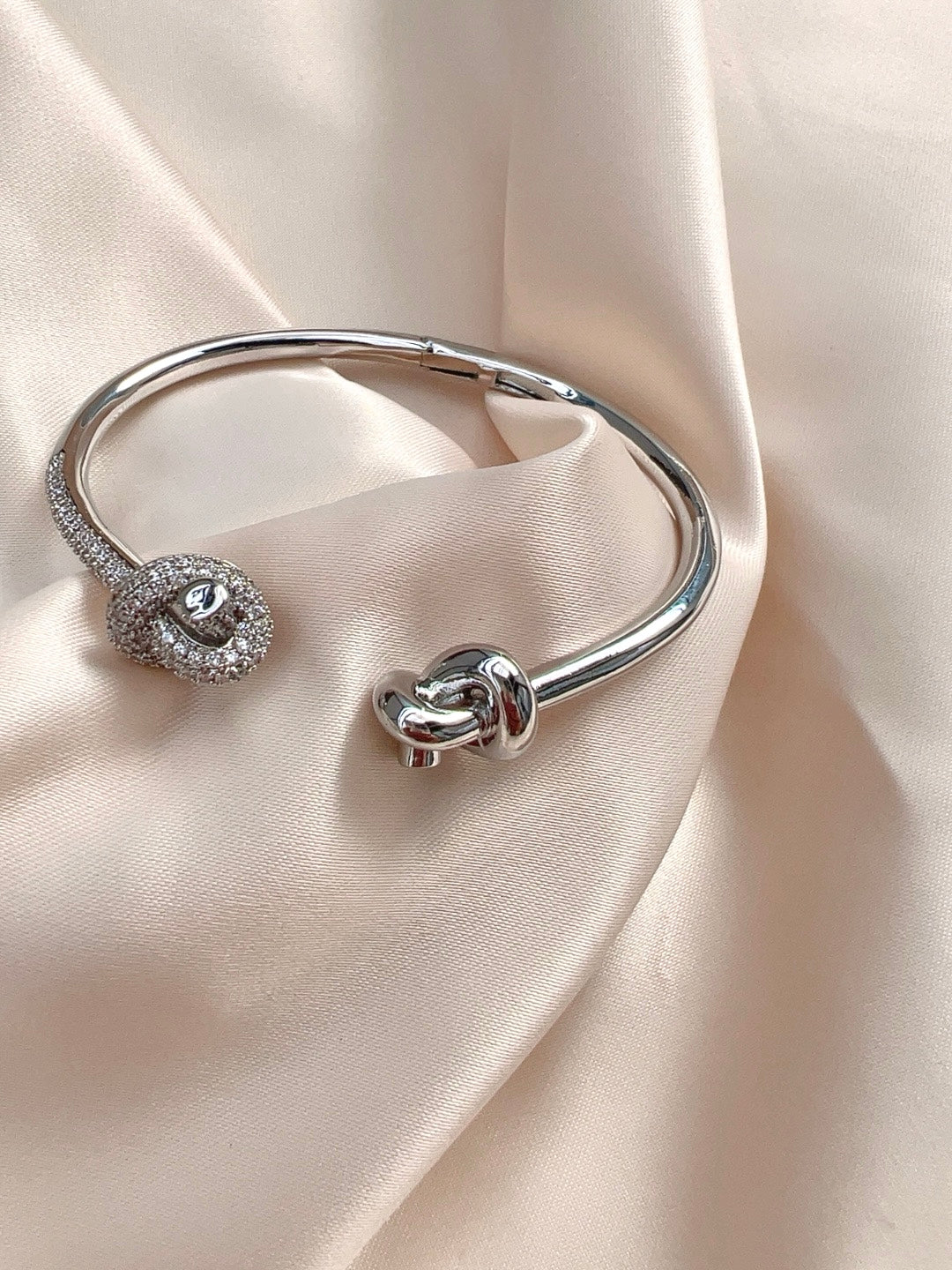 Knot Armreif