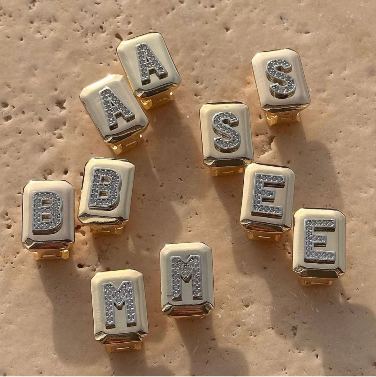 Luxury Letters Ohrringe 14K vergoldet
